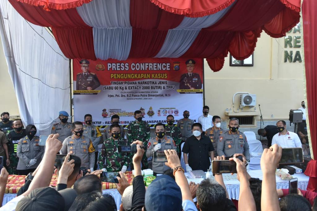 Pangdam I/BB Bersama Kapoldasu Paparkan Ungkap Peredaran Sabu 60 Kg dan 2000 Butir Ekstasi