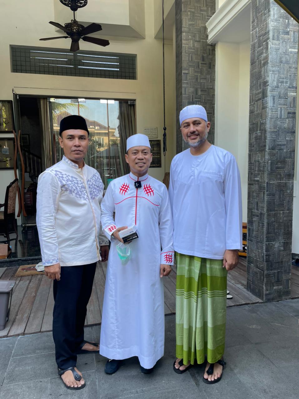 Dasâ€™ad Latif Tausyiah di Masjid Nurul Ikhlas, Ketua Golkar Ijeck Bantu 100 Juta