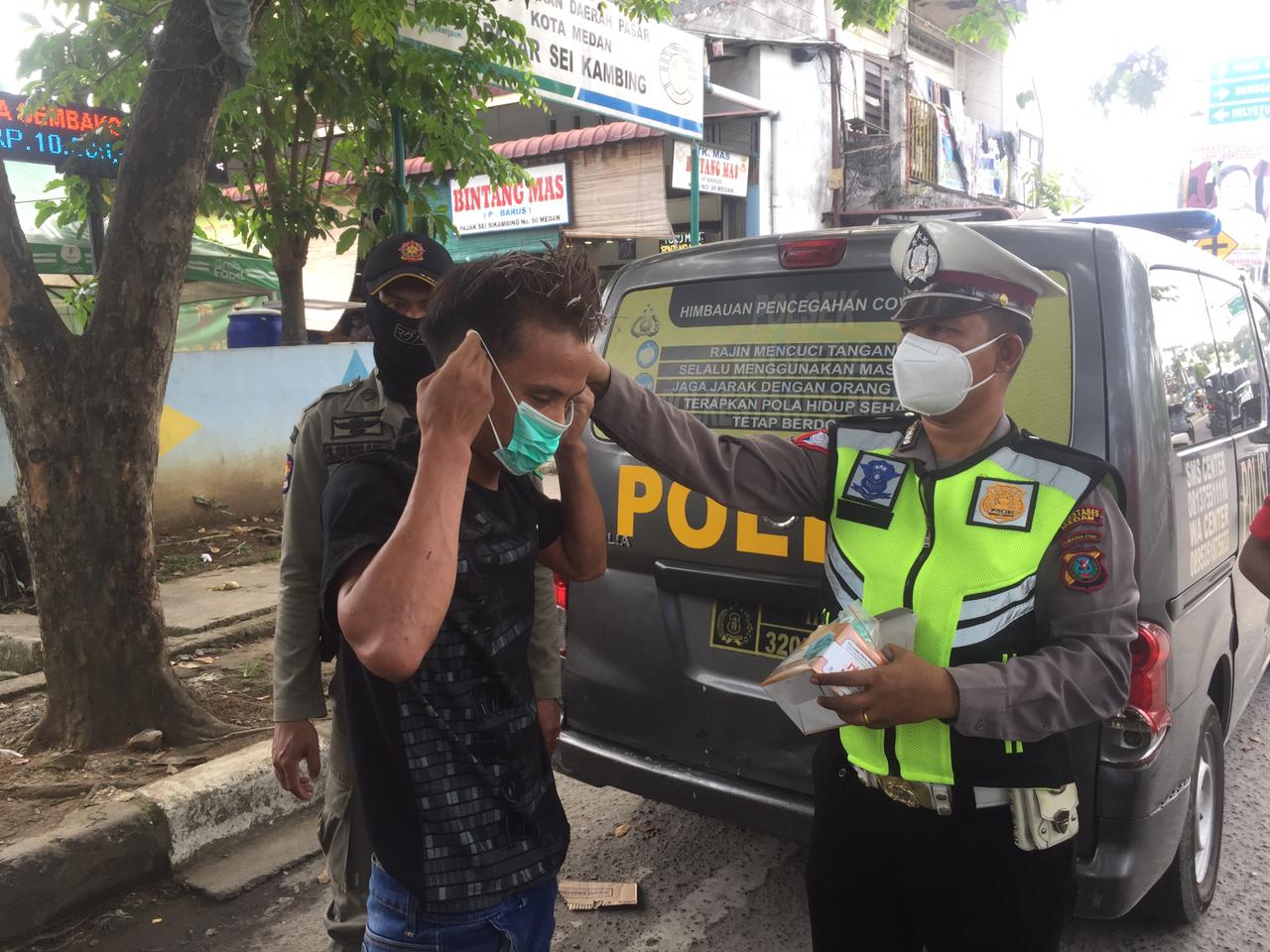Hari Libur, Polsek Medan Helvetia Sosialisasi Prokes Cegah Penyebaran Covid 19