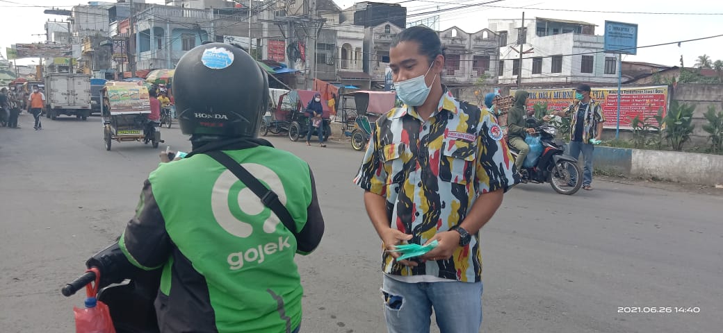 Tetap Konsisten Putus Penyebaran Covid-19, DPC dan PAC PKN Delitua Berbagi Masker