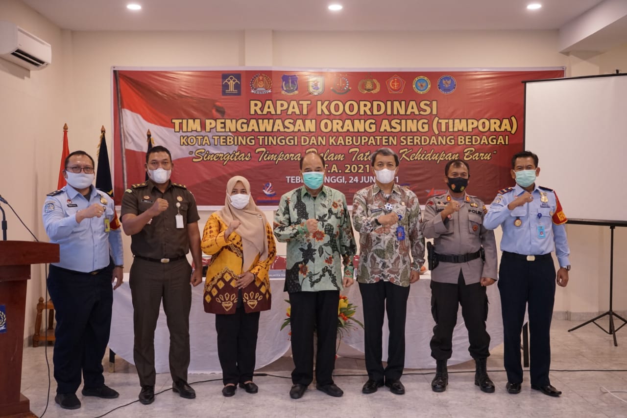 WALIKOTA TEBING TINGGI HIMBAU TINGKATKAN SINERGITAS DAN KOORDINASI ANTAR INSTANSI DALAM PENGAWASAN TERHADAP ORANG ASING