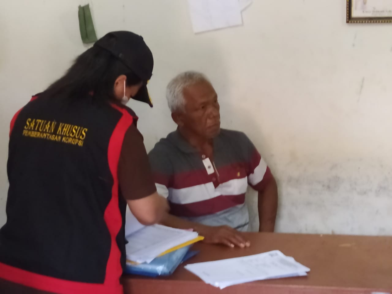 KEJARI KARO GELEDAH KANTOR KADES TANJUNG PULO