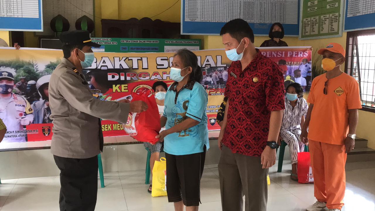 Jelang Hari Bhayangkara Ke-75, Polsek Medan Kota Gelar Bhaksos Rumah Ibadah