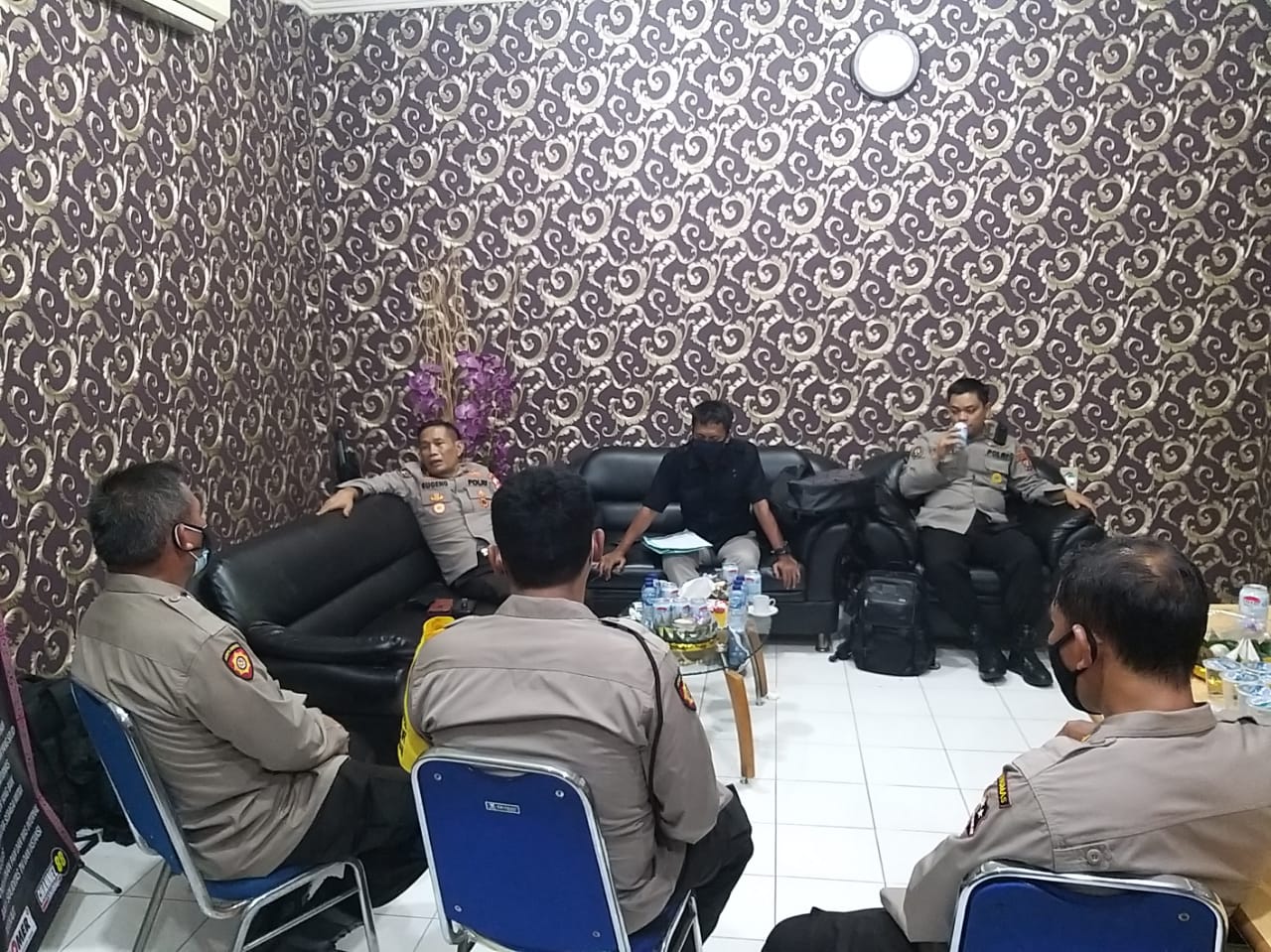 Divisi Humas Polri Sosialisasi Bhabinkamtibmas Tanggap Informasi Covid-19