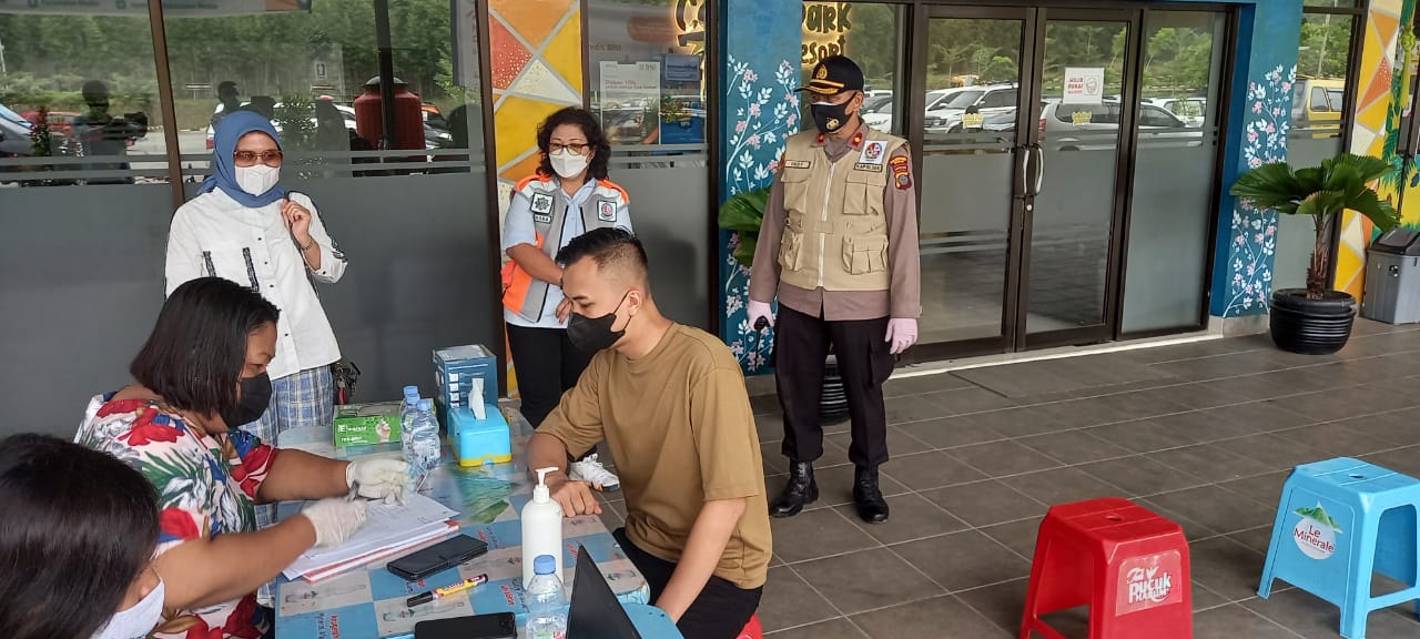 Polsek Pancur Batu Bersama Muspika Lakukan Sweb Terhadap Pengunjung Wisata