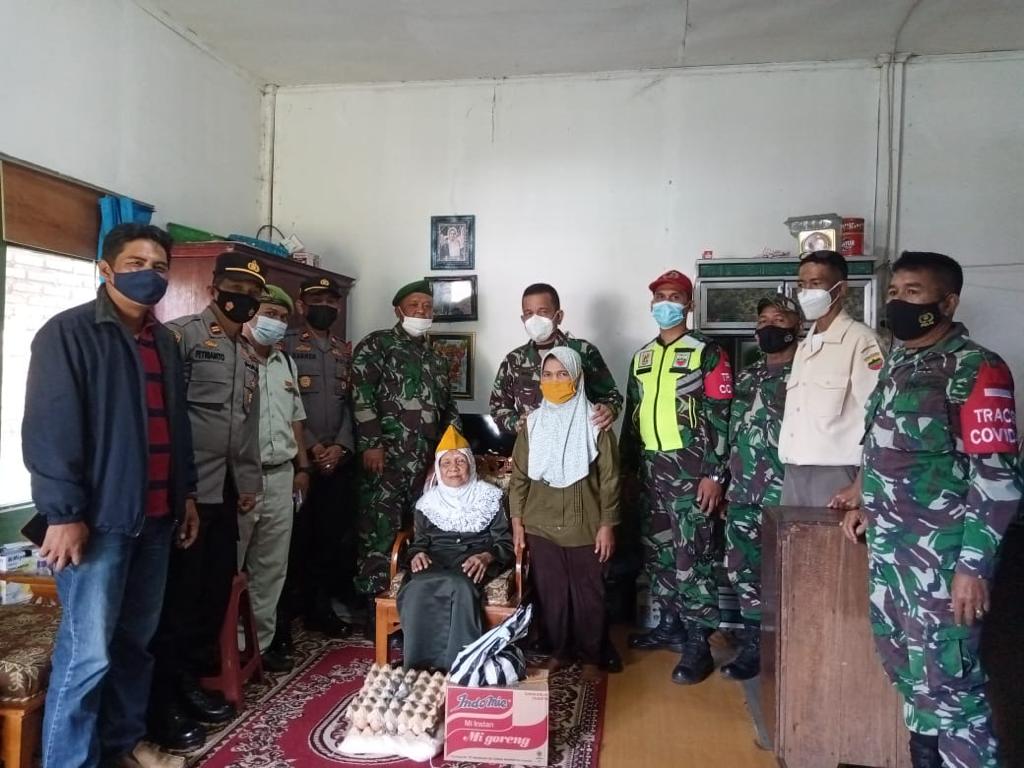 Senyum Bahagia Veteran Marida saat Dikunjungi Kababinminvetcaddam I/BB