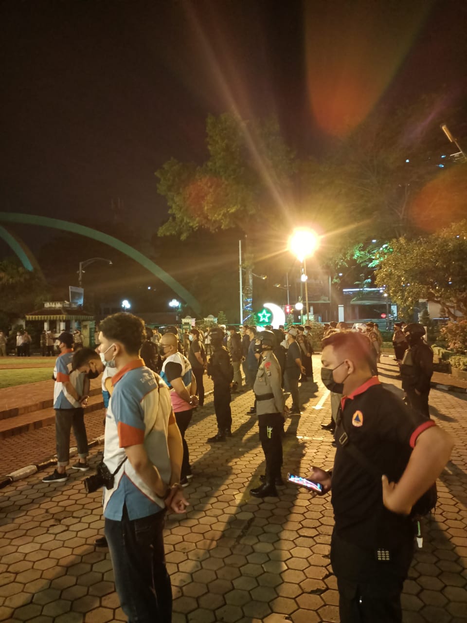 Tim Gabungan Pemko Medan Tertibkan Tempat Hiburan Malam Yang Melanggar PPKM Mikro