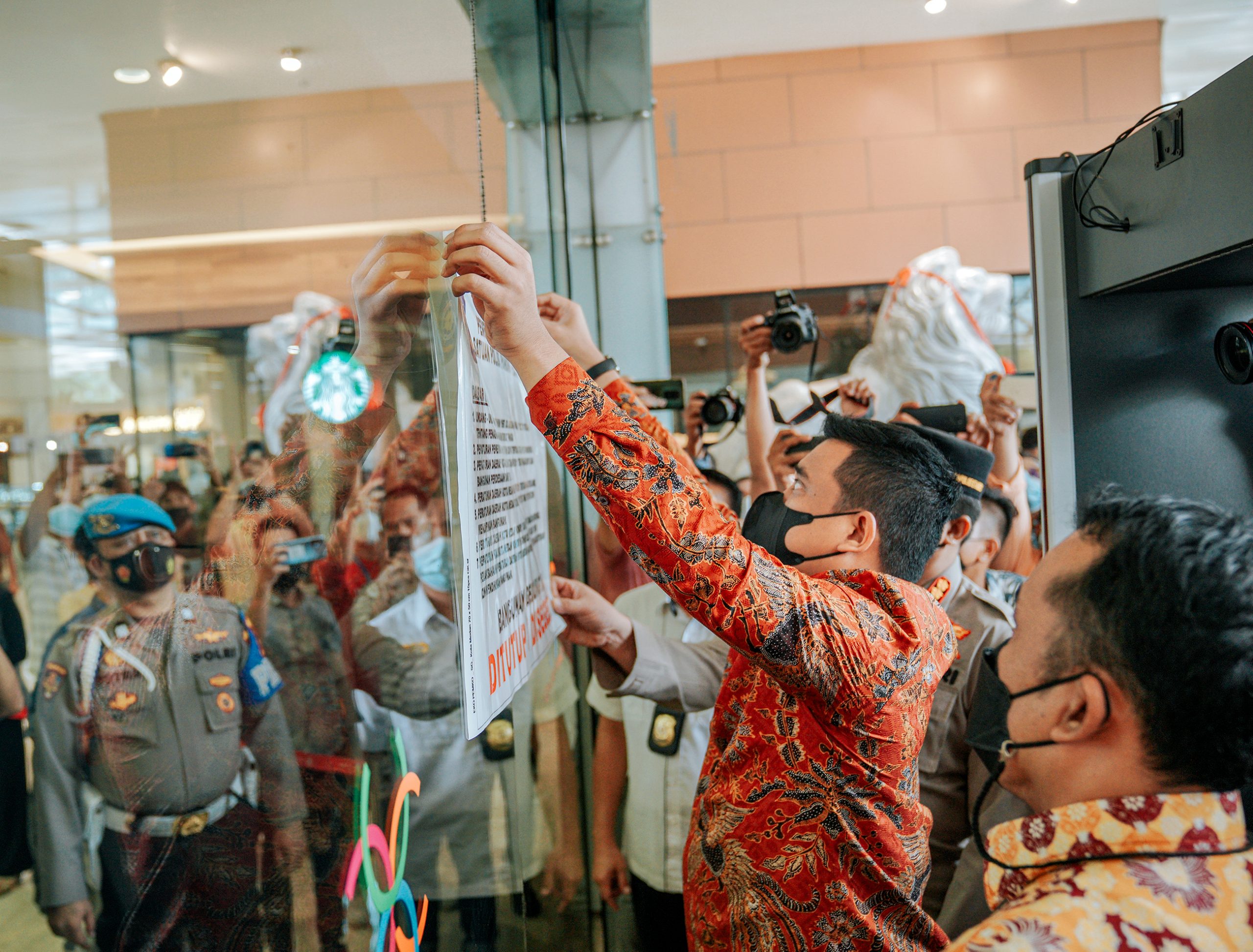 Keberanian Bobby Nasution, Rubuhkan Bangunan Perusak Cagar Budaya Hingga Segel Center Point