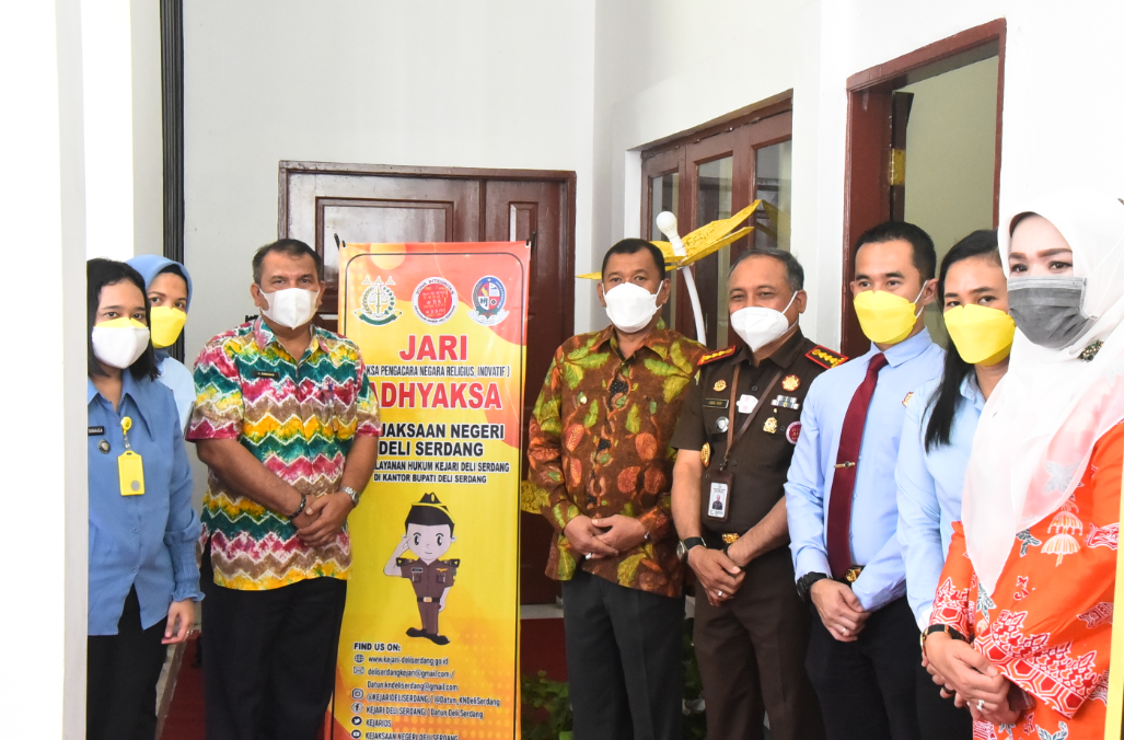 Bupati Bersama Kajari Deli Serdang Resmikan JARI Adhyaksa Corner