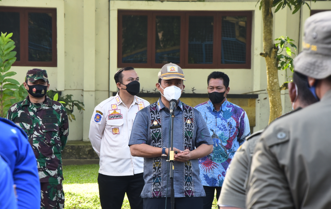 Satgas Covid-19 Kabupaten Deli Serdang Lakukan Aksi Penyemprotan Massal Di Empat Kecamatan.