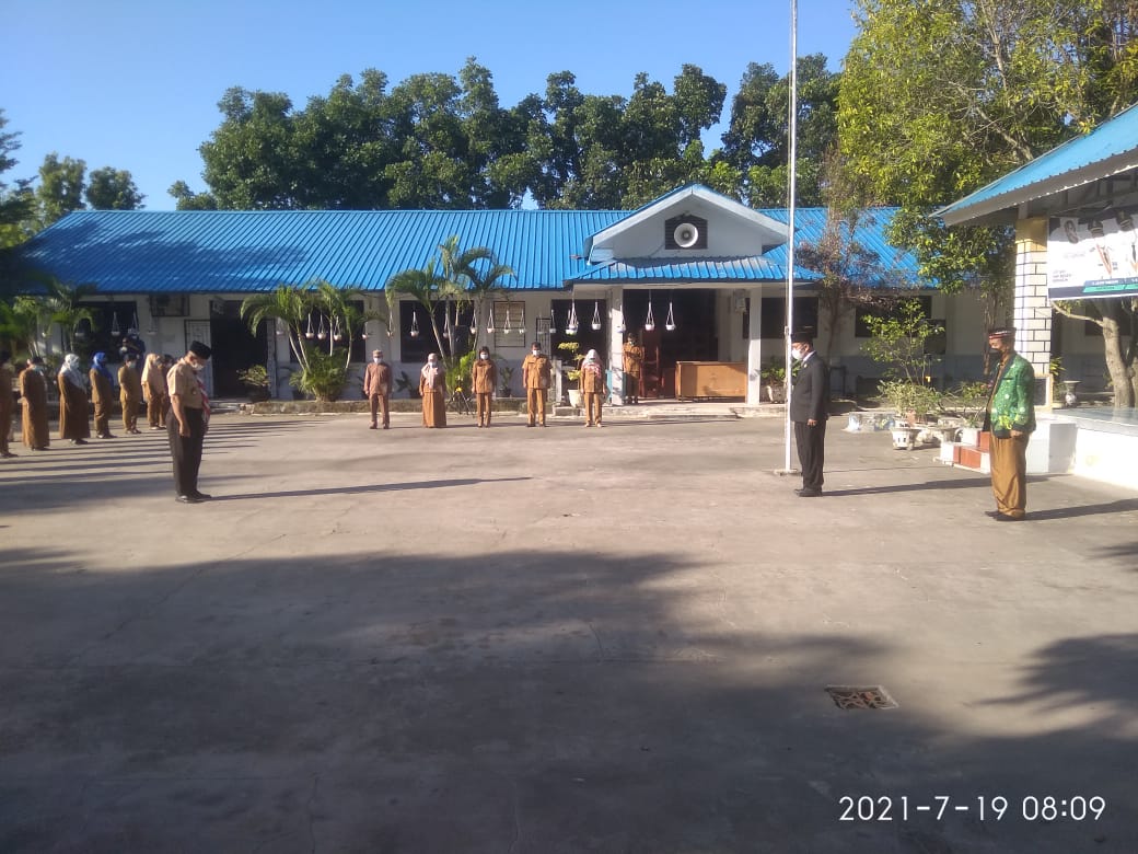 Anggota DPRD Deliserdang Mhd Darwis Batubara Jasi Irup di SMPN I Beringin.
