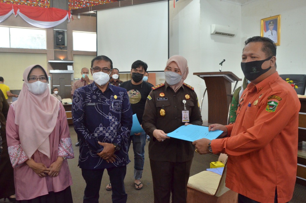 Bupati Solok Menghadiri Vaksinasi Masal dalam Rangka Bakti Adhyaksa ke 61