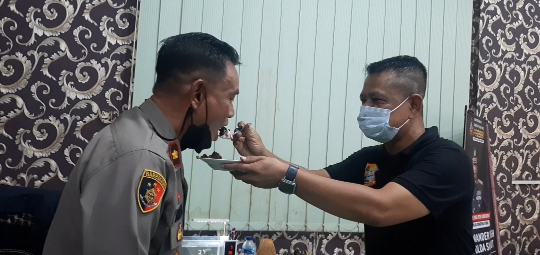 Ketua Pewarta Ucapkan HUT Bhayangkara Ke 75 Pada Kapolsek Medan Timur