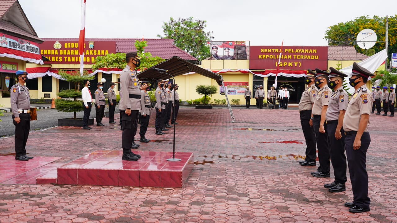 Kapolres Tanjung Balai Pimpin Korps Raport Kenaikan Pangkat Personil