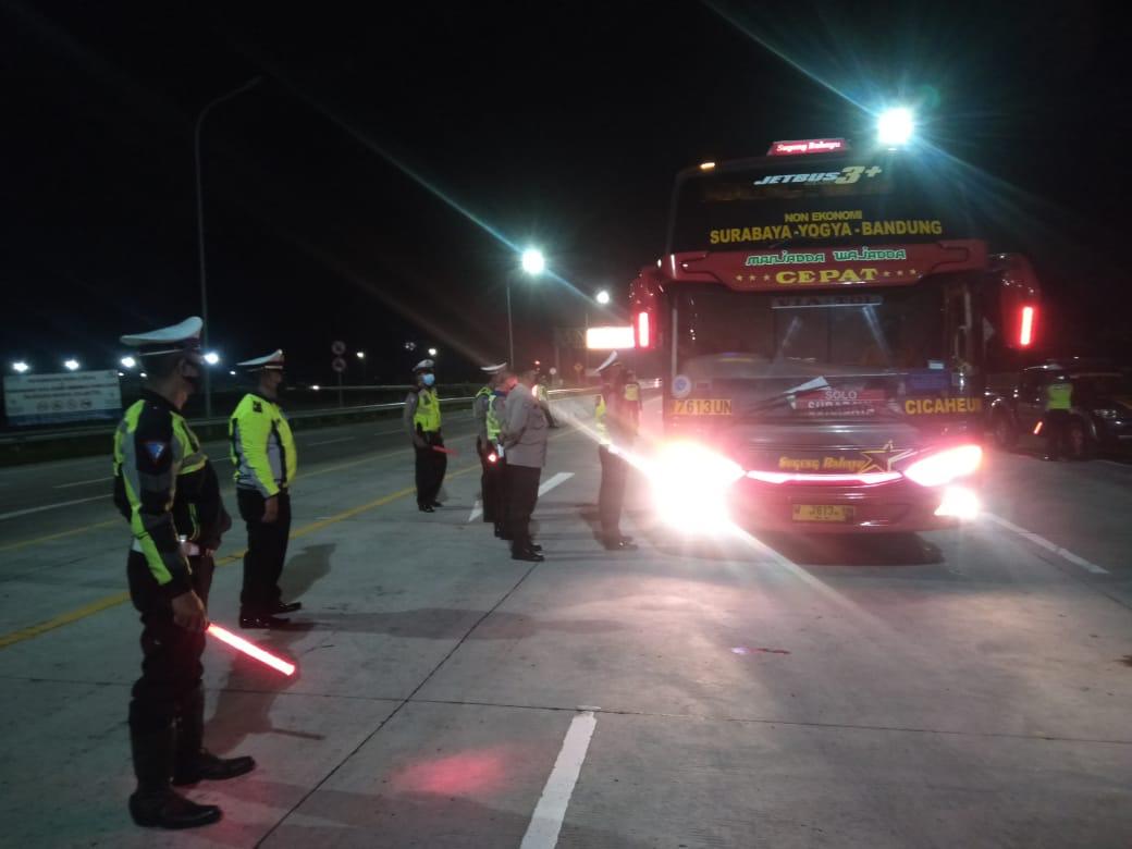 Polda Jatim Jalankan PPKM Darurat Mulai Pukul 00.00,Â  Ini KataÂ  Irjen Pol Nico Afinta