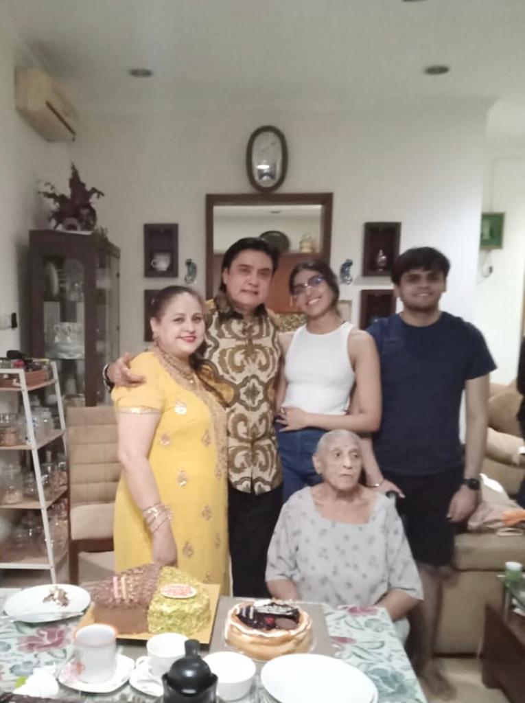 Ulang Tahun ke-61, Karan Sukarno Walia Doakan Pandemi Covid-19 Cepat Berakhir