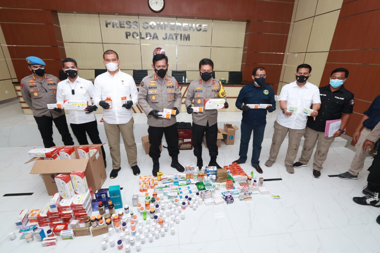 Kapolda Jatim Irjen Nico Afinta; Satgas Gakkum Polda Menyita 43 Jenis Obat dan Vitamin Ilegal
