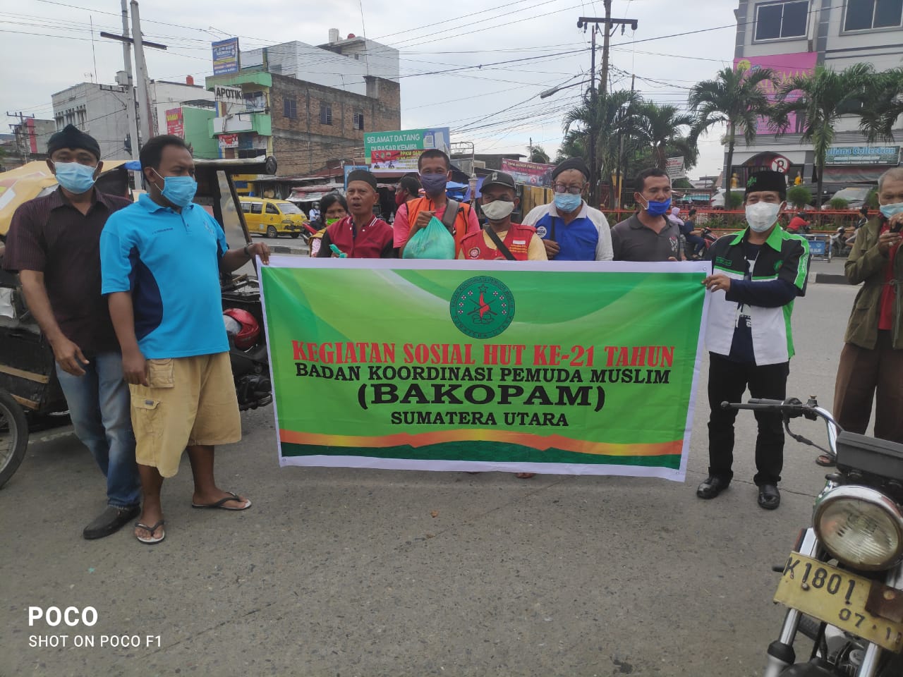 HUT Bakopam -Bhayangkara, Bagikan Sembako Tahap I Untuk Abang Becak