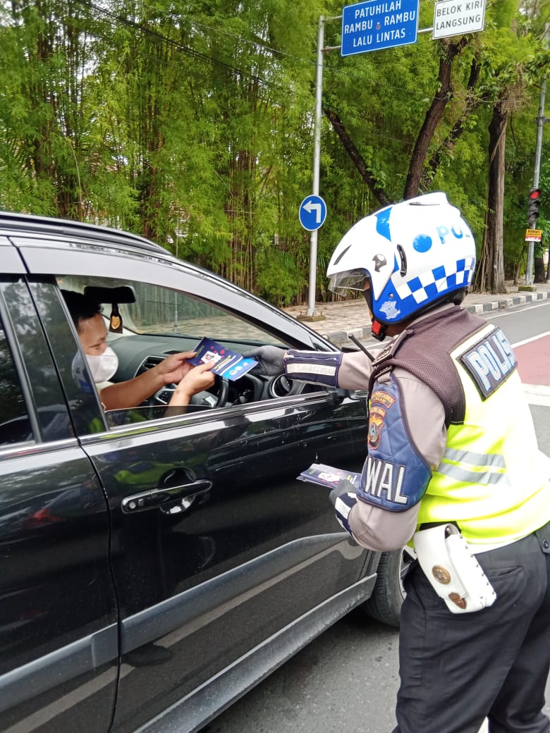 Ribuan Brosur Sosialisasi PPKM Darurat di Sebar di Kota Medan.