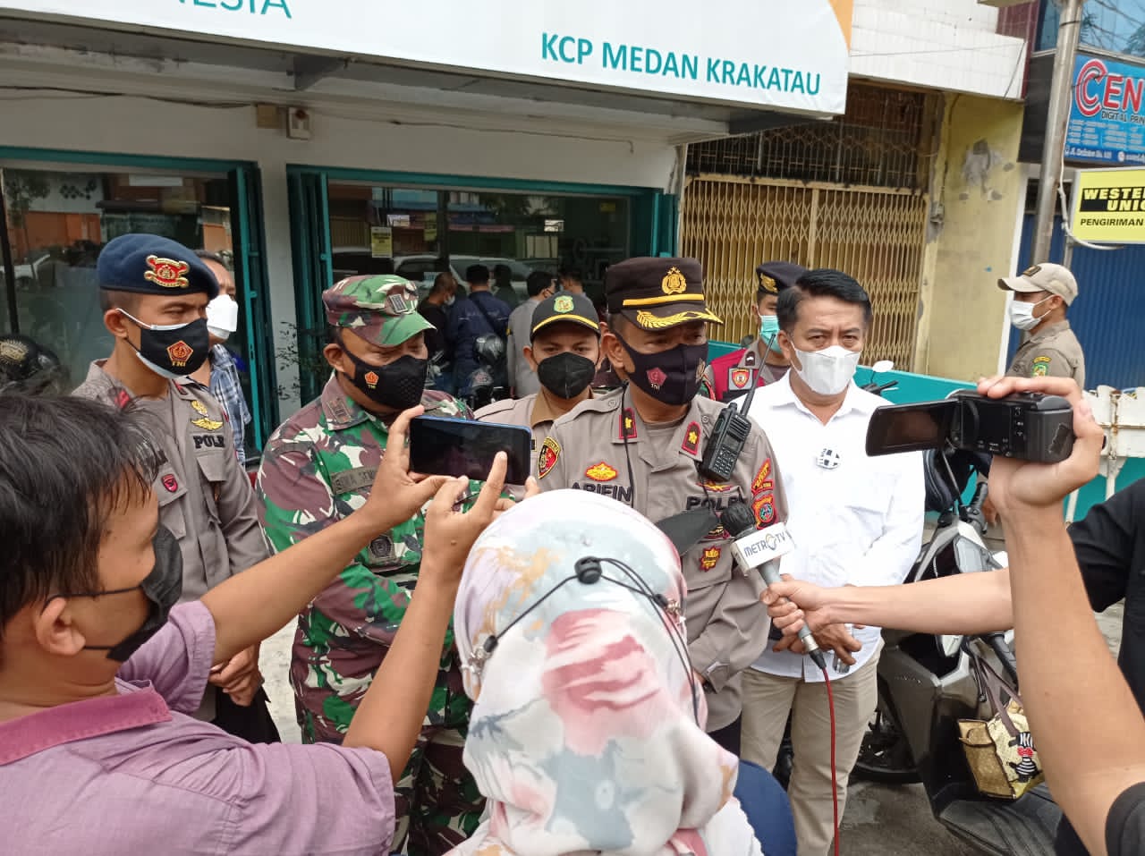 Pengusaha Alat Musik & Olahraga di Kesawan Medan Patuhi Aturan PPKM Darurat