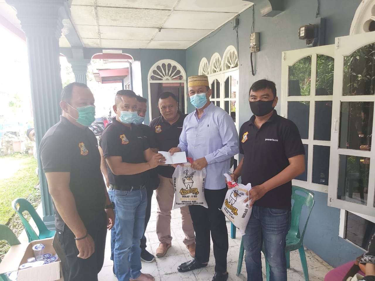 Mantan Wartawan Tempo Meninggal Dunia, Ketua Pewarta Berikan Santunan dan BerasÂ 
