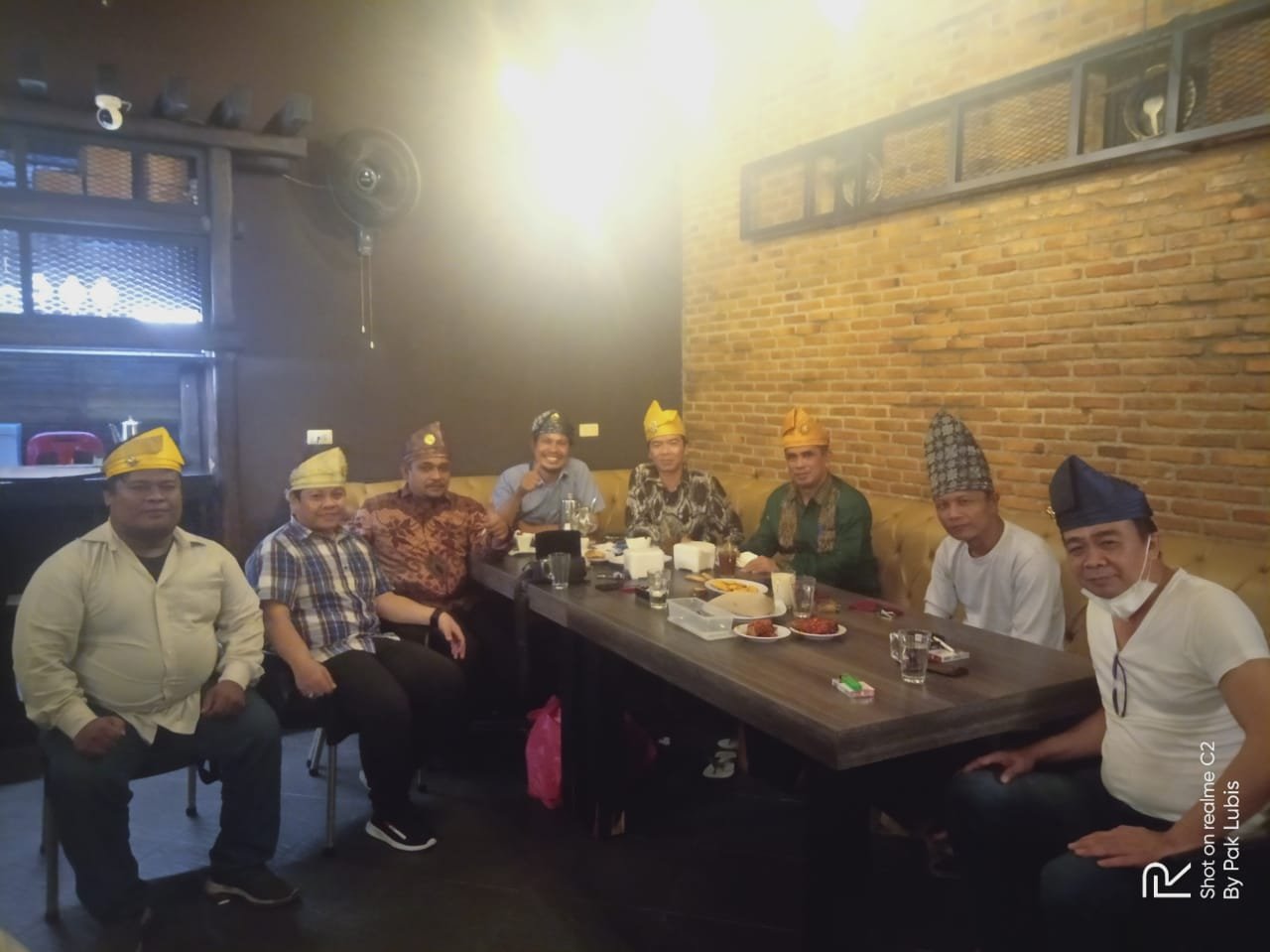 Lestarikan Budaya Indonesia, IKA PMII Medan Gagas Pakaian Adat Melayu Deli