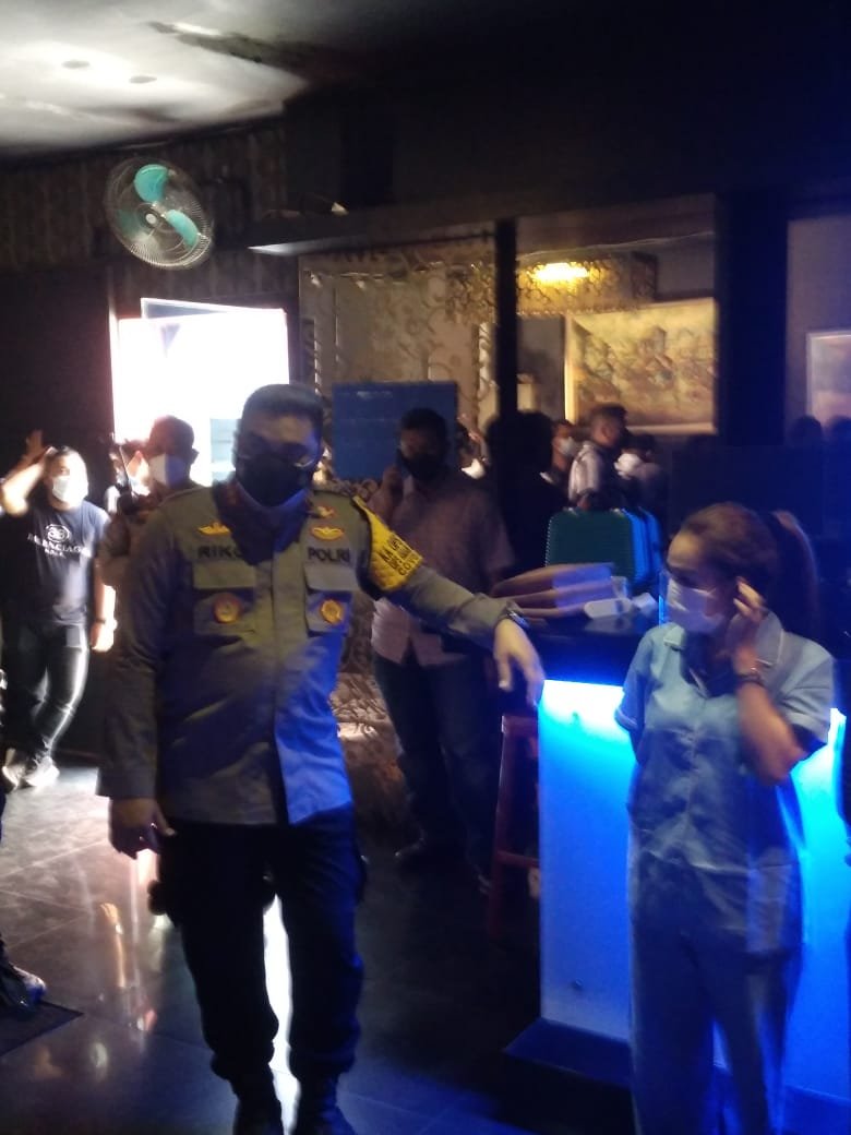 Polrestabes Medan Gerebek Spa Furla di Jalan Merak Jingga, Sejumlah Kondom Diamankan