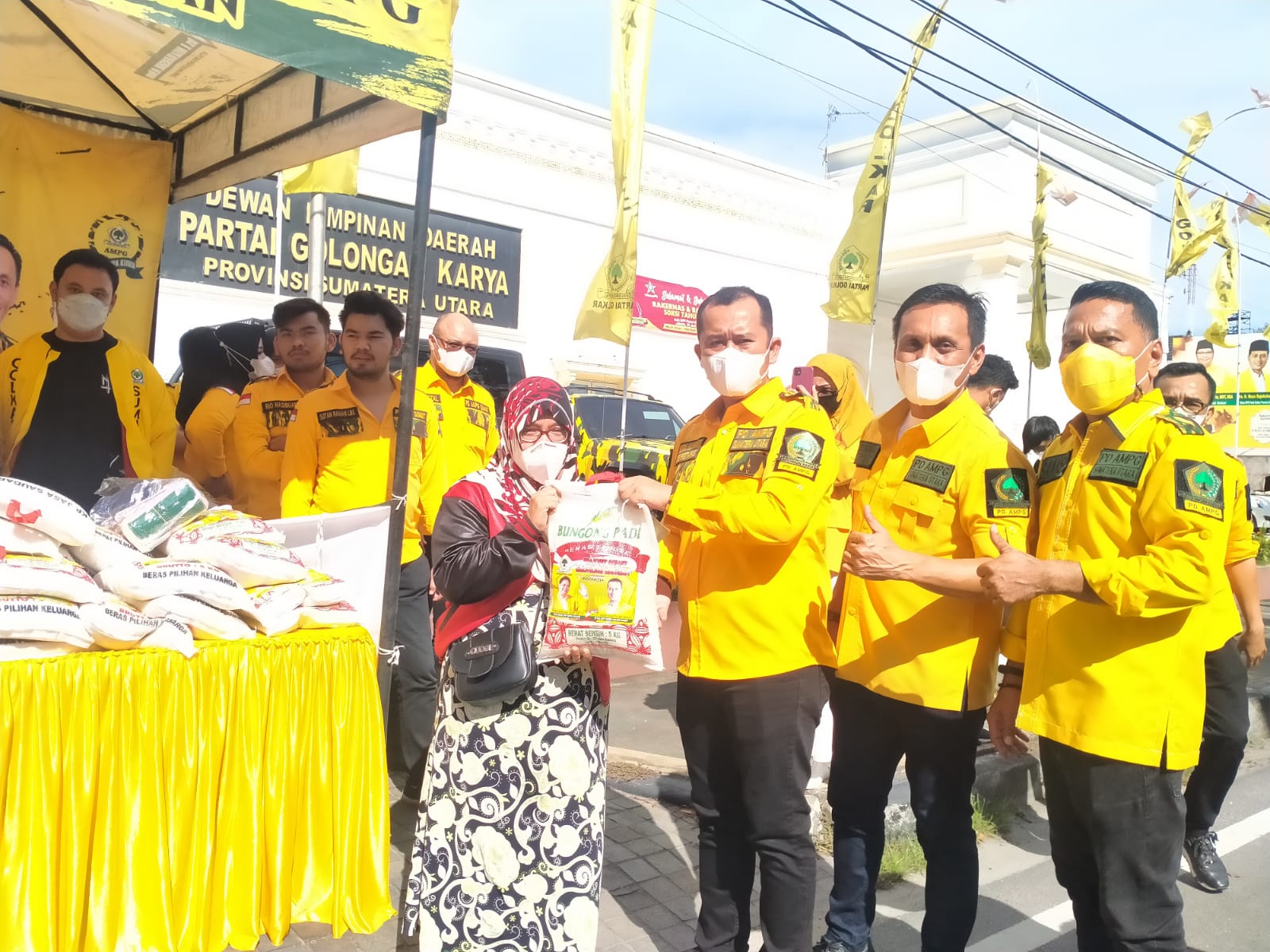 AMPG Sumut Salurkan Bantuan Sosial kepada Masyarakat Terdampak PPKM