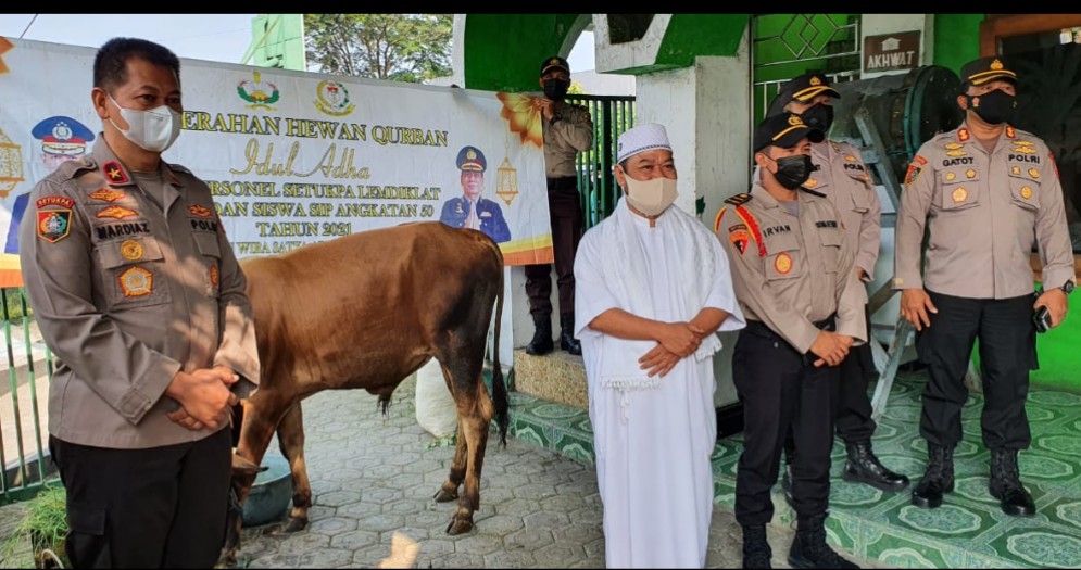 Setukpa Lemdiklat Polri Bagikan 38 Hewan Kurban ke Yayasan dan Panti Asuhan di Sukabumi