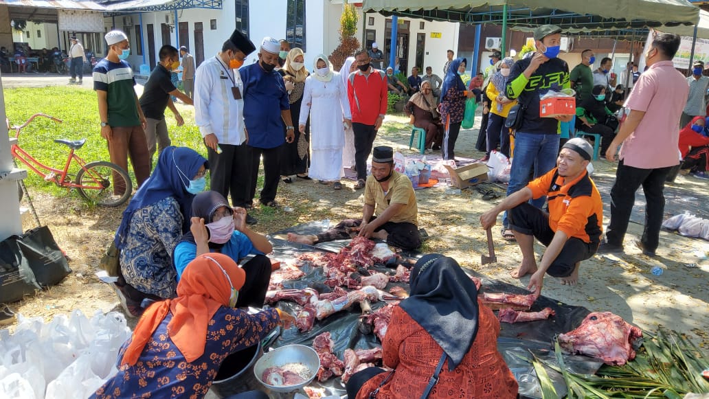 Kasdisdik Ilyas : Alhamdulillah Keluarga Besar Disdik sembelih 16 ekor hewan qurban.
