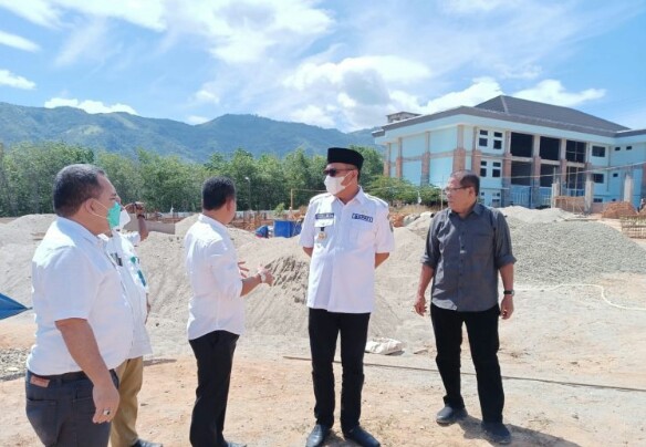 BUPATI MADINA PANTAU PEMBANGUNAN RSU PANYABUNGAN
