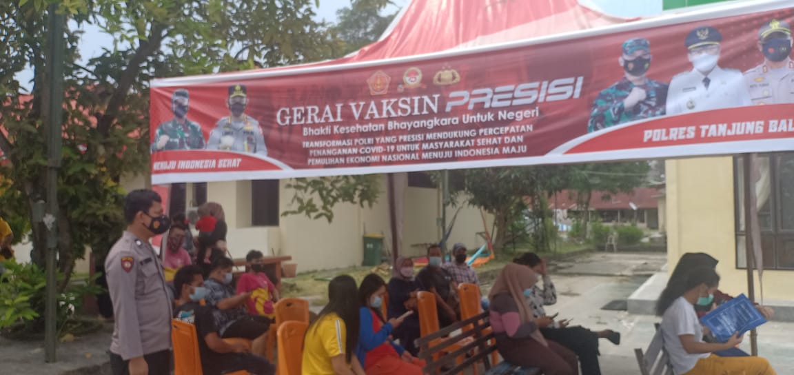 Ratusan Warga Datangi Gerai Vaksinasi Presisi Poliklinik Polres Tanjung Balai