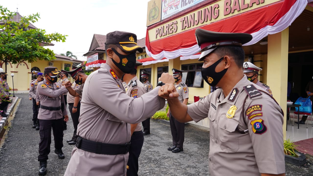 Kapolres Tanjung Balai Pimpin Korps Raport Kenaikan Pangkat Personil