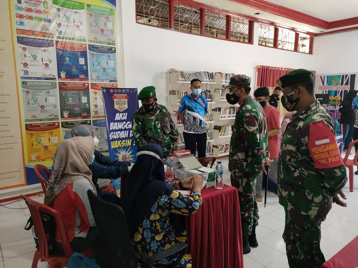 Kodim 0311/Pessel Sukseskan Serbuan Vaksinasi Nasional di Wilayah Kab. Pesisir Selatan