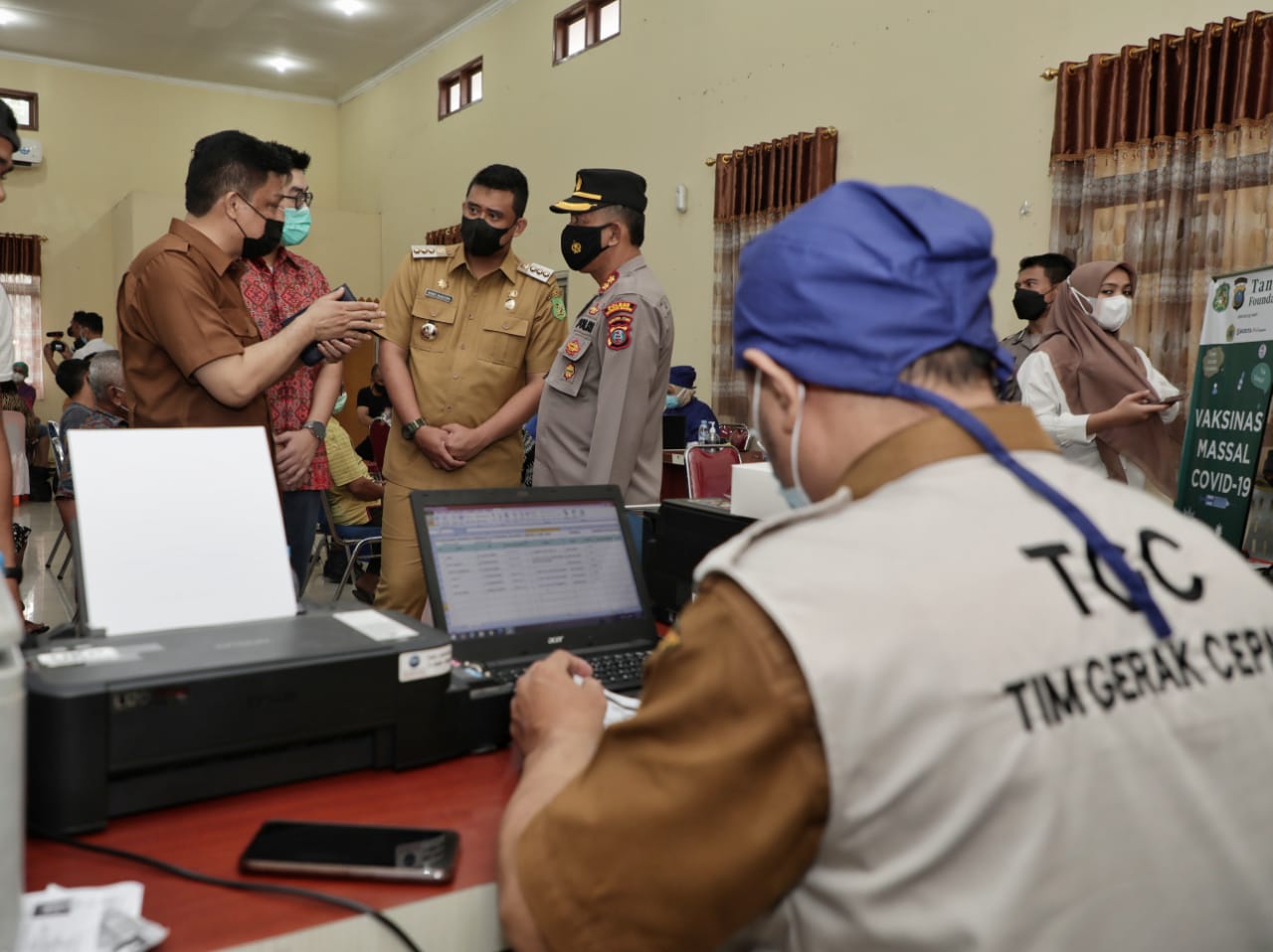 Wali Kota Medan Tinjau Pelaksanaan Vaksinasi Massal di Polresta Pelabuhan Belawan
