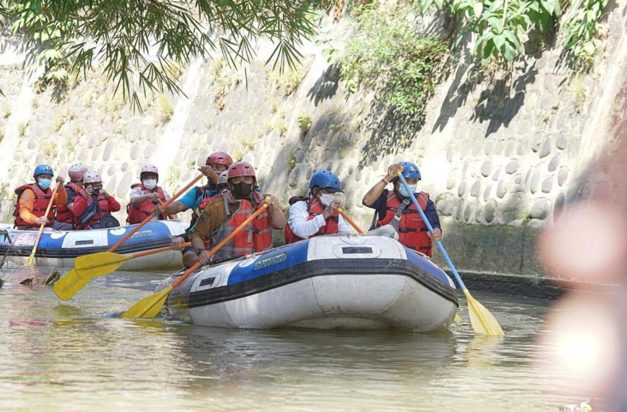 Iringi Upaya Normalisasi, Camat dan Lurah Optimalkan Pembersihan Sungai di Wilayahnya