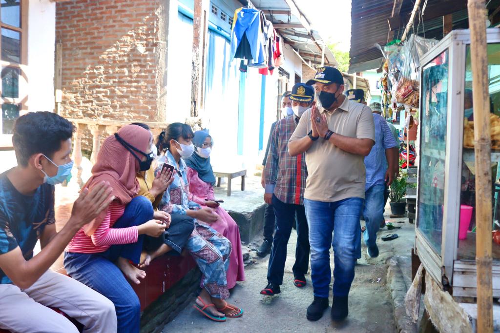 Pemko Serahkan Bantuan Sosial pada Pandemi Keluarga Terdampak di Kelurahan Sunggal