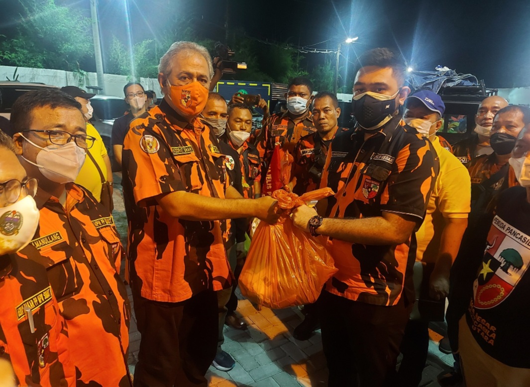 MPW PP Sumut Bantu 1.100 Paket Warga Isoman, Kodrat Shah : Masyarakat Mampu Wajib Salurkan BantuanÂ 