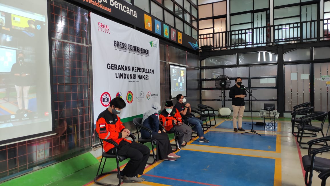 BAK OASE DI TENGAH GURUN, RATUSAN MASYARAKAT DI JABODETABEK RASAKAN MANFAAT LAYANAN CRISIS CENTER DOMPET DHUAFA