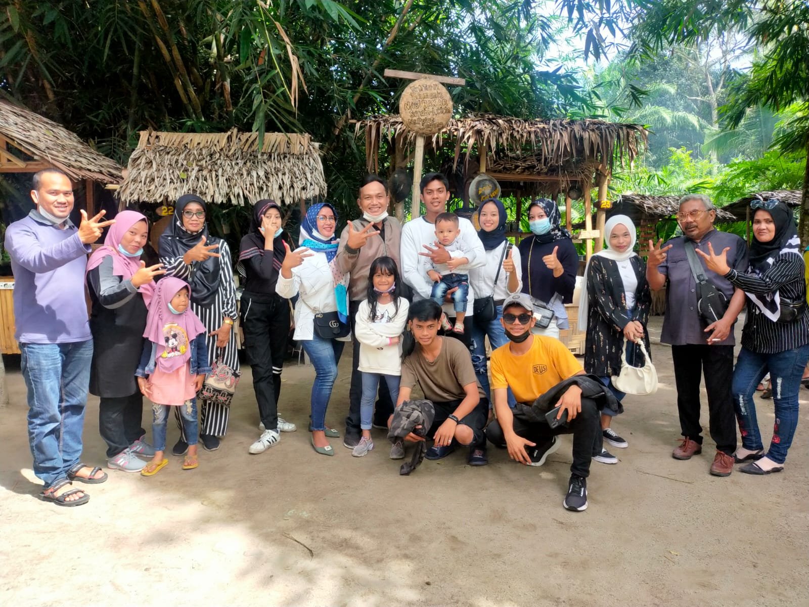 Keluarga Besar Bakopam Sumut Berdarma Wisata ke Desa Wisata Paloh Naga, Ibnu : Tingkatkan Silaturrahmi