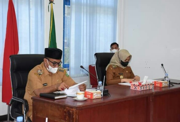 BUPATI & WAKIL BUPATI KABUPATEN MADINA BUKA RAPAT PERSIAPAN HUT RI ke - 76