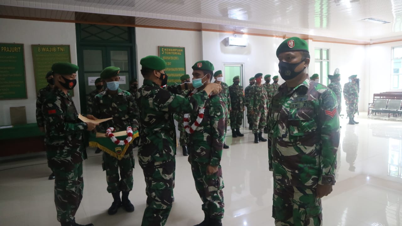 Kodim 0311/Pesel Gelar Tradisi Penyambutan 3 Orang Personilnya Kembali dari Daerah Penugasan