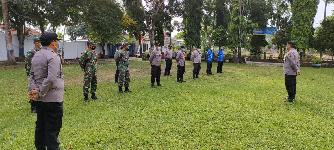 Pjs Kabagren Polresta Deli Serdang pimpin apel PPKM di Pantai labu