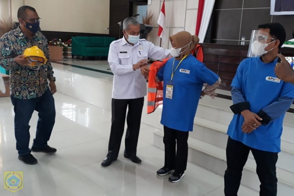 Pemkab Pakpak Bharat Selenggarakan Pembekalan Uji Sertifikasi Tenaga Kerja Konstruksi