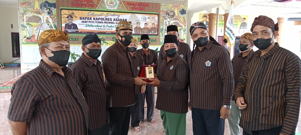 Menjadi Warga Kehormartan, Kapolres Asahan Berganti Nama Jadi Kesumo Yudho