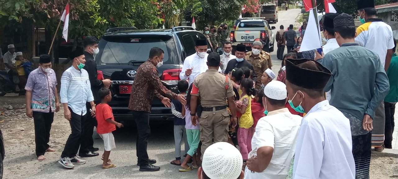 Bupati Mandailing natal silaturahmi dengan masyarakat Panyabungan timur