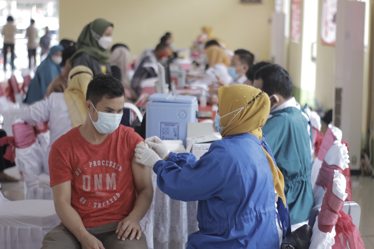 Warga Kota Padangsidimpuan antusias disuntik vaksin Covid-19