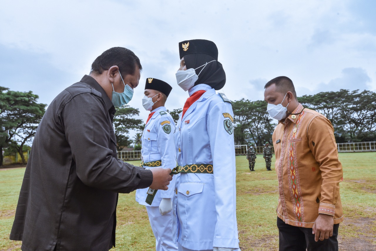 Irup HUT RI Ke 76, Walikota Irsan Nasution Kukuhkan 60 Orang Paskibra