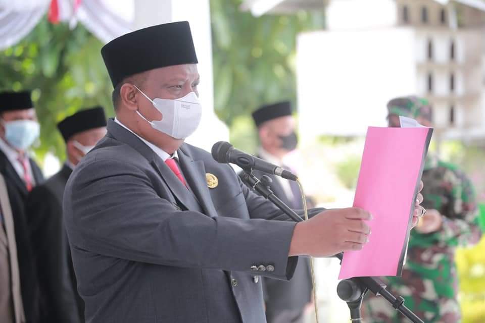 Pj. Bupati Labuhanbatu Kukuhkan 48 Pasukan Pengibar Bendera Pusaka