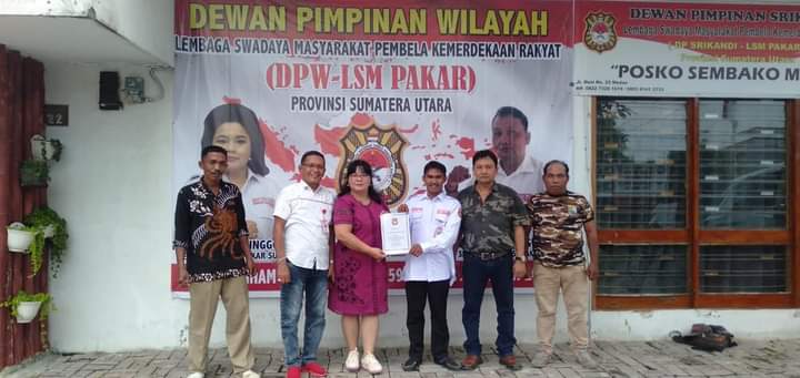 KETUA DPD LSM PAKAR KABUPATEN PAKPAK BHARAT MELAPORKAN LEGALITASNYA KE KESBANGPOL